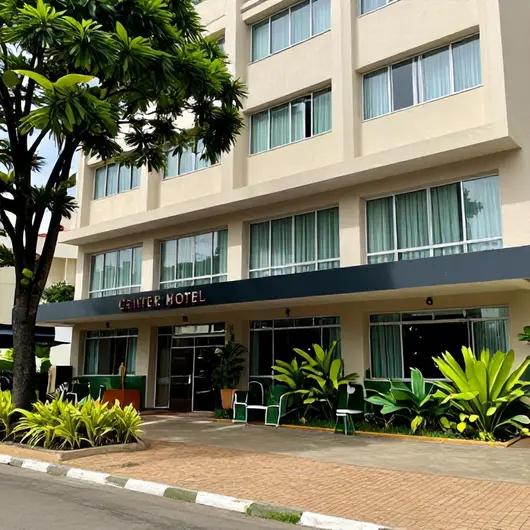 Center Hotel: Conforto e Praticidade em sua Estadia Center Hotel: Conforto e Praticidade em sua Estadia
